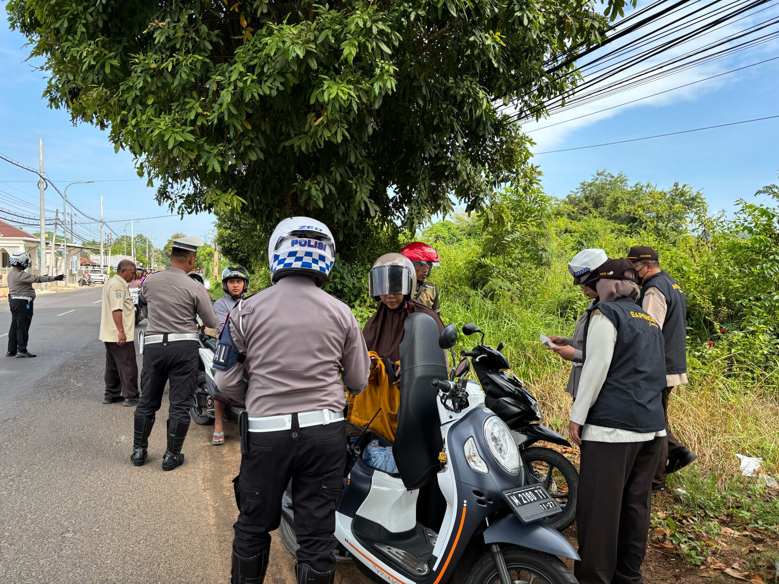 Satlantas Polres Sumenep saat gelar Operasi tertib pajak di Sumenep.