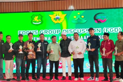 Foto Bersama FGD Bersama Paguyuban pengusaha Rokok Lokal beserta para ketua Asosiasi Media di Kabupaten Sumenep.