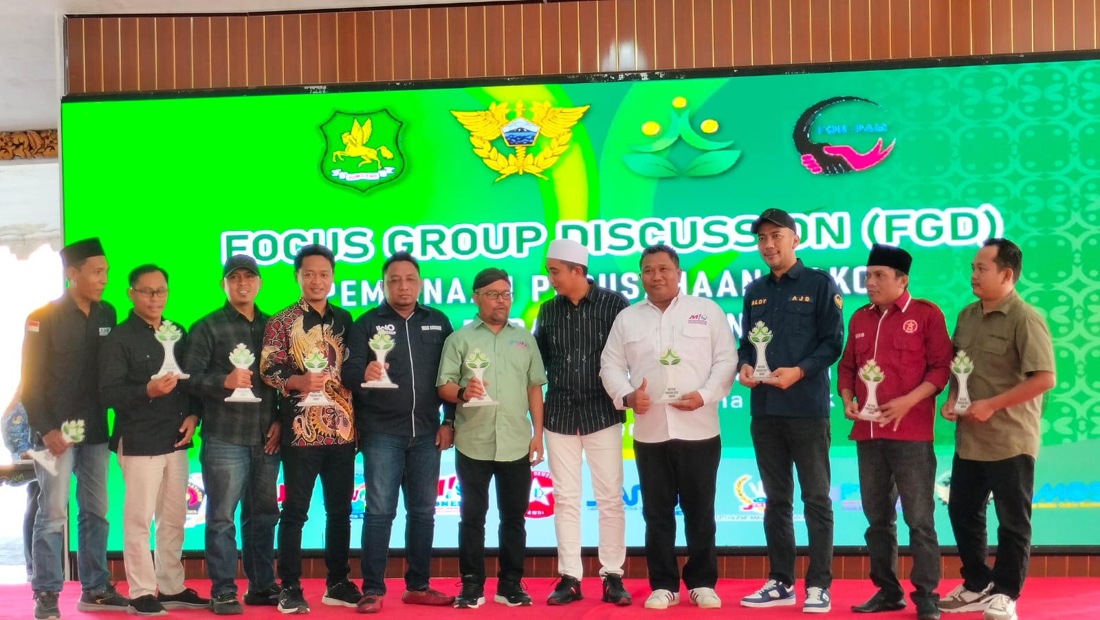 Foto Bersama FGD Bersama Paguyuban pengusaha Rokok Lokal beserta para ketua Asosiasi Media di Kabupaten Sumenep.