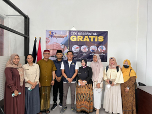 DPD Partai NasDem Sumenep gelar bakti sosial cek kesehatan gratis bagian dari rangkaian HUT ke- 14 NasDem, Jumat (24/10/2025).