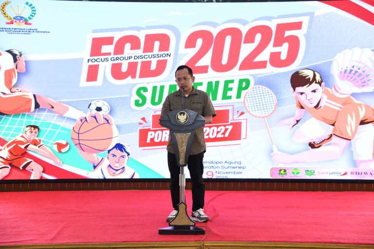 Sambutan Ketua DPC Persatuan Wartawan Republik Indonesia (PWRI) Sumenep Rusydiyono di FGD Sumenep Menuju Porprov 2027.