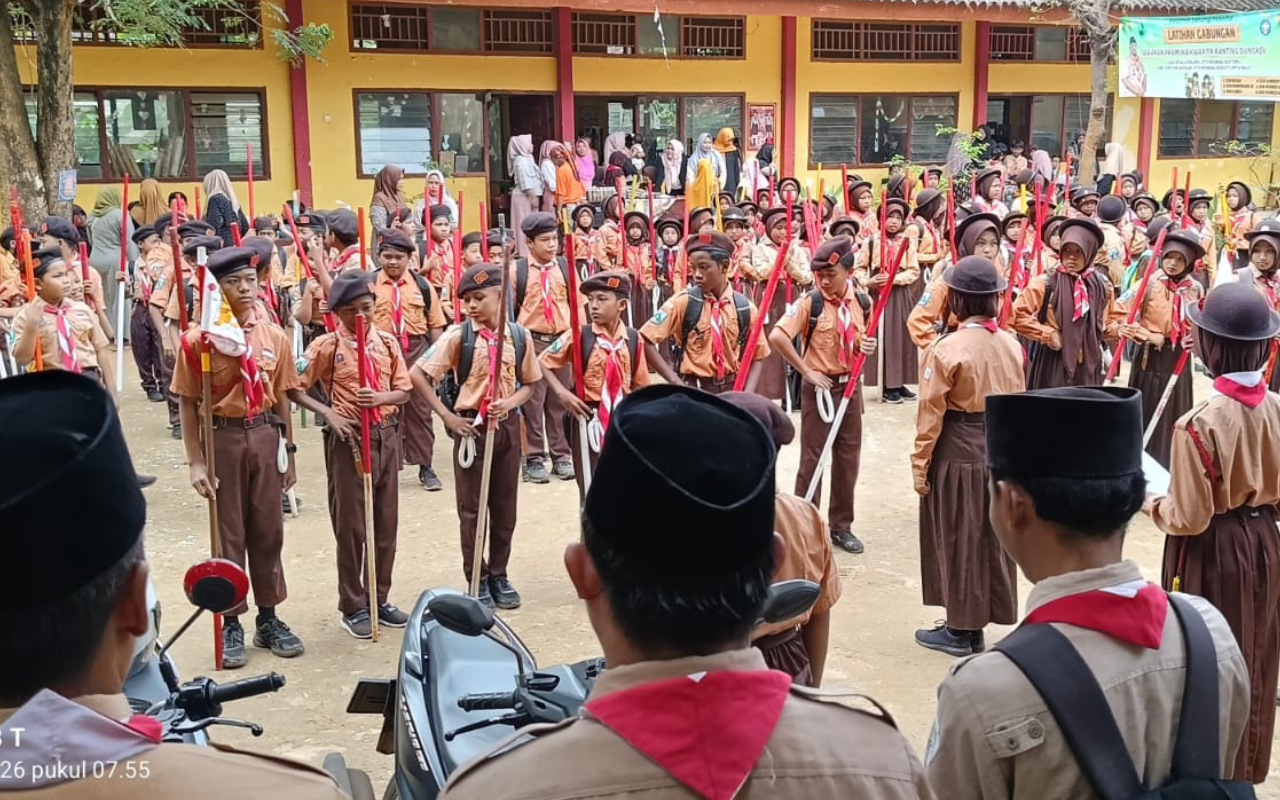 Suasana latihan gabungan (Latgab) Pramuka Kecamatan Dungkek. (Istimewa)