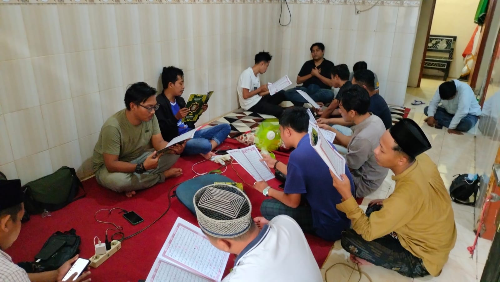 Khatmil Qur’an 30 Juz di Sekretariat PWRI Sumenep.