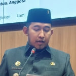 Bupati Sumenep Achmad Fauzi Wongsojudo menyampaikan sambutan dalam Rapat Paripurna DPRD Sumenep. (Humas DPRD Sumenep for JARAK.co)