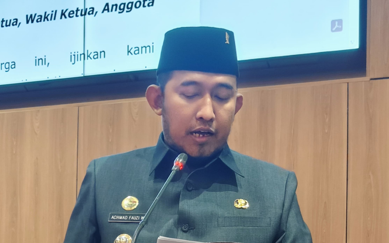 Bupati Sumenep Achmad Fauzi Wongsojudo menyampaikan sambutan dalam Rapat Paripurna DPRD Sumenep. (Humas DPRD Sumenep for JARAK.co)