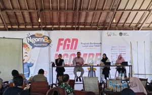 Kegiatan Focus Group Discussion (FGD) PWRI Sumenep di Tanean Cafe, Sumenep. (Dok. Jarak.co)