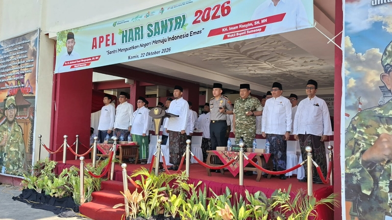 Bupati Achmad Fauzi Wongsojudo saat menjadi pembina apel peringatan HSN 2026 di halaman Kantor Pemerintah Kabupaten (Pemkab) Sumenep.
